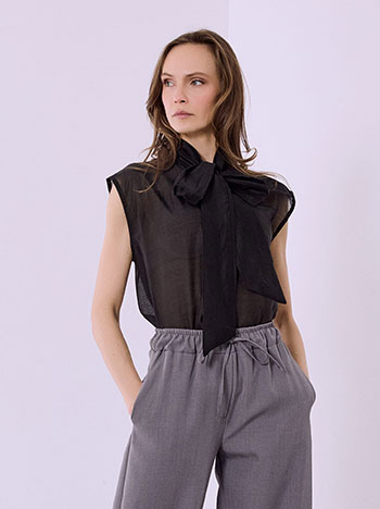 Μπλούζα ημιδιάφανη με δέσιμο σε μαύρο