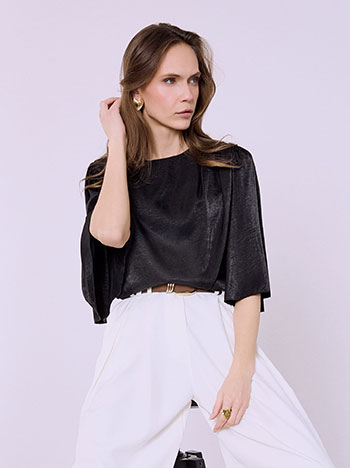 Μπλούζα σατέν με μανίκι καμπάνα σε μαύρο