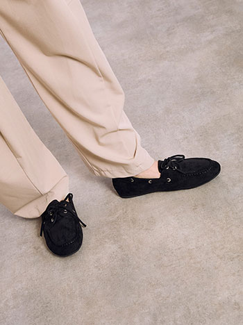 Μοκασίνια με δέσιμο σε μαύρο