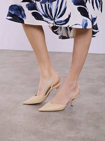 Γόβες slingback δερματίνης σε μπεζ