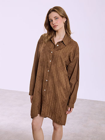 Σεμιζιέ φόρεμα με ανάγλυφο πουά σε καφέ