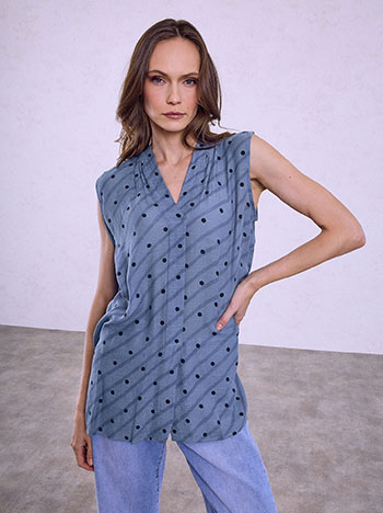 Polka dot blouse with pleat in rough blue