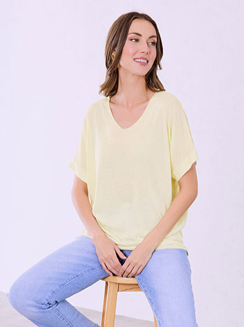 Top with metallic details in yellow