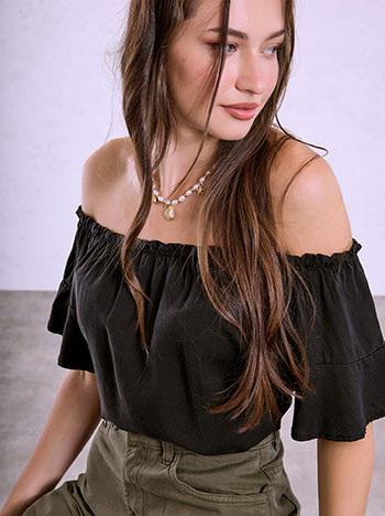 Off-the-shoulder top in black