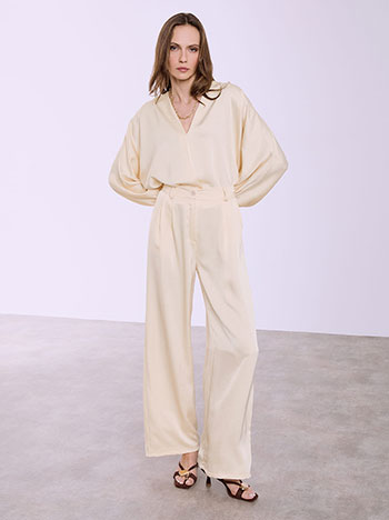 Παντελόνα σατέν με ανάγλυφα σχέδια σε μπεζ