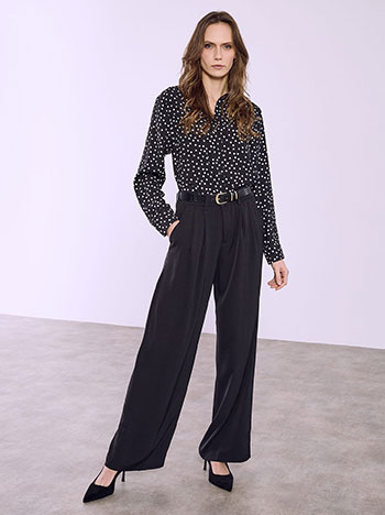 Wide leg trousers with pleats in black