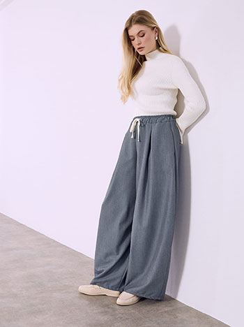 Trousers with pleats in rough blue