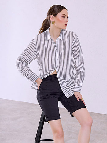 Βερμούδα με γυριστό τελείωμα σε μαύρο