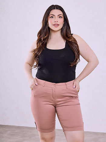 Bermuda shorts with rolled up hem in dusty pink