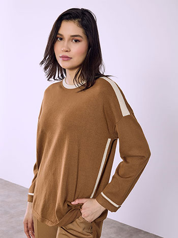Sweater with metallic details in brown