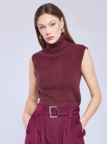 Turtleneck with textured knit in dark purple