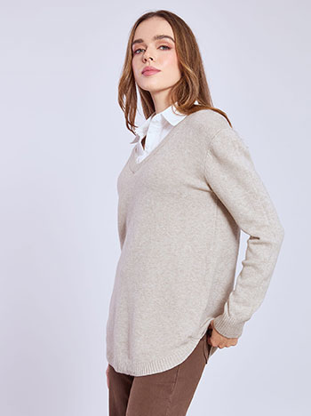 Top with shirt collar in beige