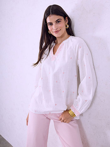 Blouse with embroidered hearts in pink