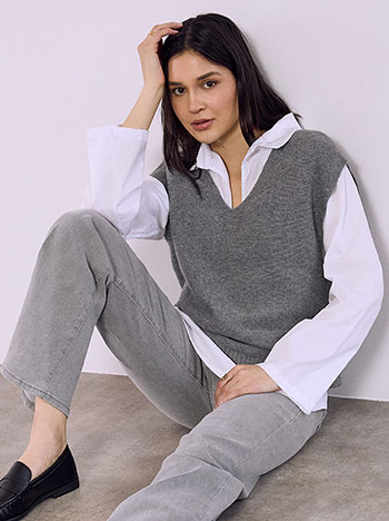 Shirt and sleeveless sweater set in grey