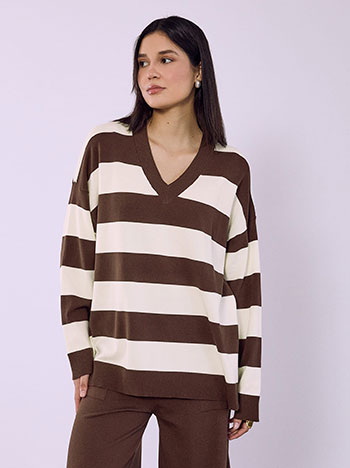Top striped and trousers set in brown