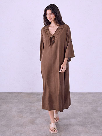 Dress with side slits in brown