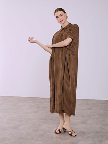 Σεμιζιέ φόρεμα ριγέ oversized σε καφέ