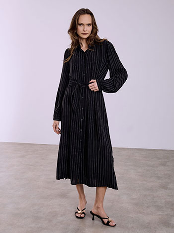 Φόρεμα σεμιζιέ ριγέ σε μαύρο