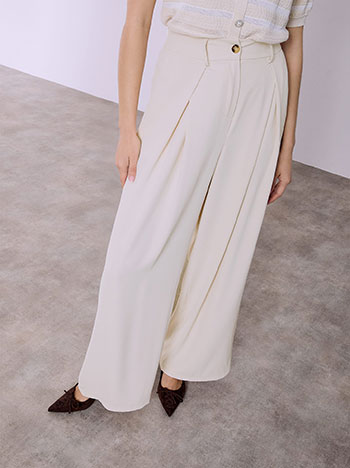 Παντελόνα μονόχρωμη με πιέτες σε μπεζ