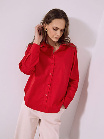 Shirt with side slits in red