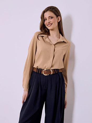 Shirt with point collar in beige