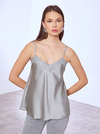 Lingerie με λεπτομέρειες δαντέλας σε γκρι