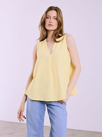 Top sleeveless with pleat in yellow
