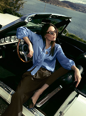 Μπλούζα σατέν με δέσιμο σε γαλάζιο