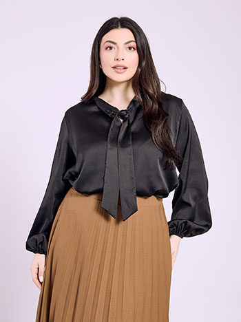 Top satin with tie in black