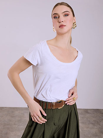 T-shirt with round hem in white