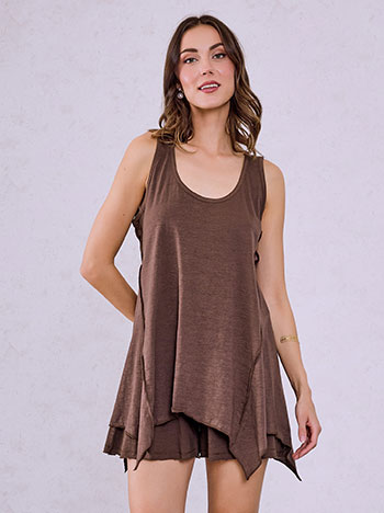 Top with decorative seams in brown
