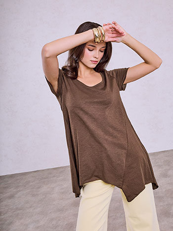 Asymmetric hem top in brown