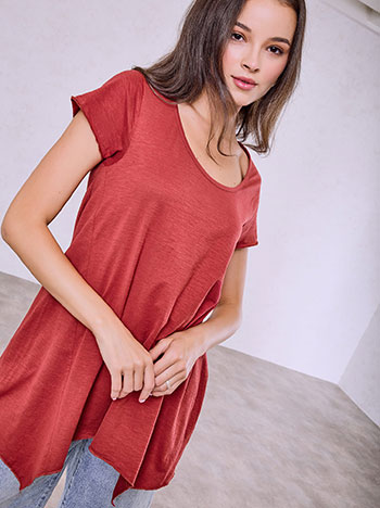 Asymmetric hem top in light red