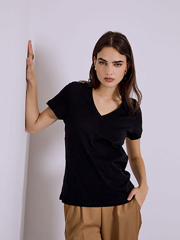 T-shirt cotton with V neckline in black