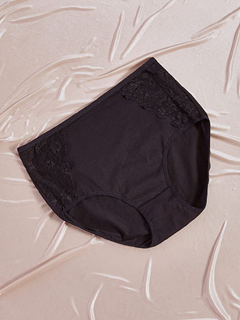 Σλιπ με λεπτομέρειες δαντέλας σε μαύρο