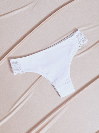 Σλιπ με δαντέλα σε λευκό