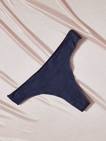 String with cotton in dark blue