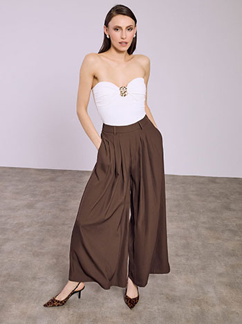 Wide leg trousers with pleats in brown