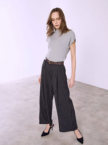 Παντελόνα ριγέ με ζώνη σε μαύρο