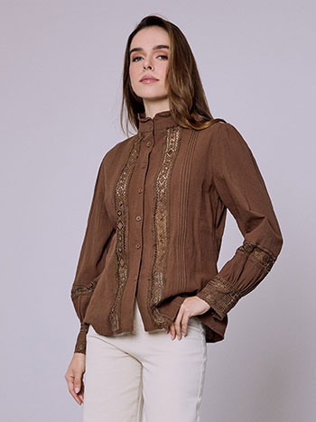 Πουκάμισο με κεντητά διάτρητα σχέδια σε καφέ