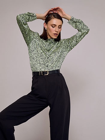 Shirt in animal print in light olive green