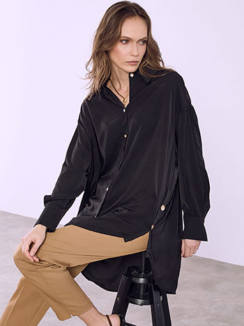 Πουκαμίσα με κουμπιά στο πλάι σε μαύρο