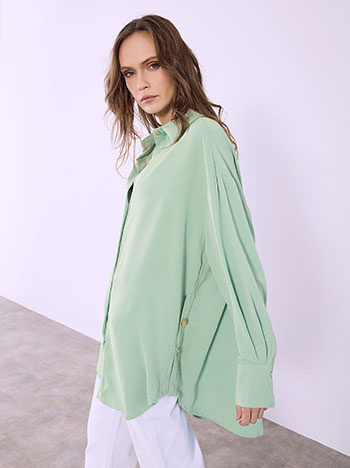 Πουκαμίσα με κουμπιά στο πλάι σε φυστικί