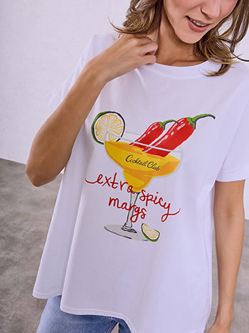 T-shirt με στάμπα κοκτέιλ σε λευκό