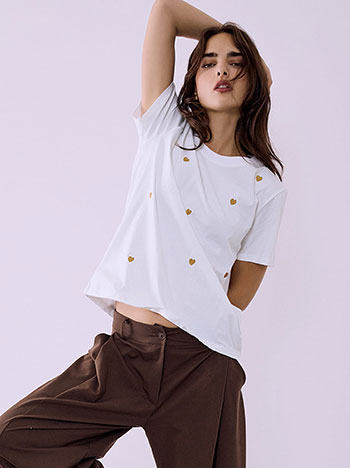 T-shirt with hearts in white dark brown
