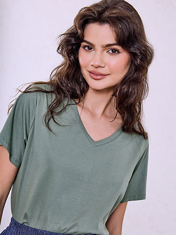 V neckline T-shirt in khaki