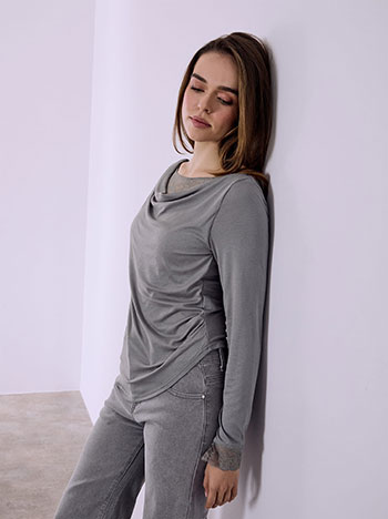 Top with drapped neckline in grey
