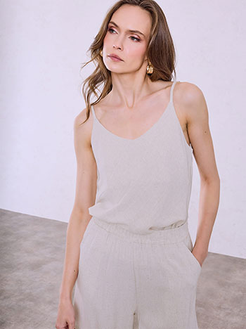 Monochrome top with linen in light beige