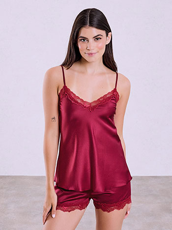 Pyjama set with lace details in wine red