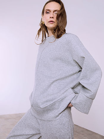 Σετ φόρμας σε άνετη γραμμή σε γκρι